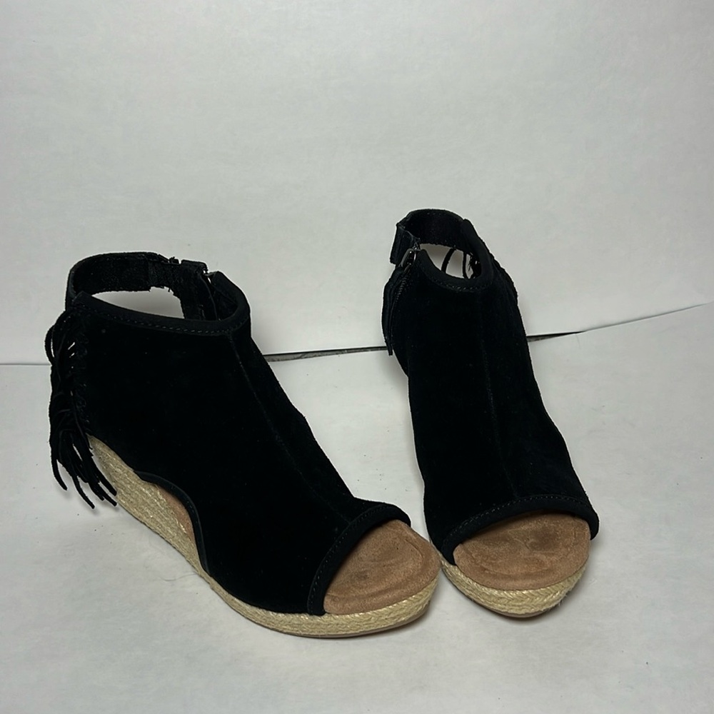 NWOT Minnetonka Suede Peep-toe wedges with fringe size 8 - Picture 2 of 9